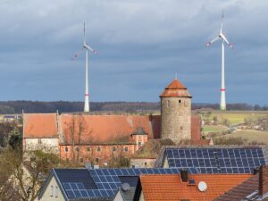Mehr über den Artikel erfahren Gesundheitsschädigende Wirkung von Windrademissionen auf Anwohner