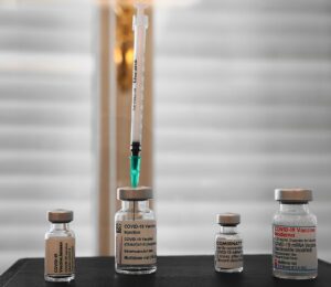 Mehr über den Artikel erfahren Offener Brief von Bhakdi, Hockertz, Sterz, Wodarg u.a.