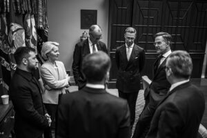 Mehr über den Artikel erfahren Gegen die Kriegstreiber in London, Paris, Berlin und Brüssel!