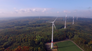 Mehr über den Artikel erfahren Österreich: Bürgerprotest erzwingt Volksabstimmung über Windpark