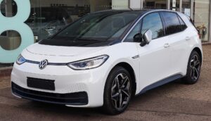Mehr über den Artikel erfahren E-Autos: Bei über 25 Grad beginnt der Akku schneller zu altern